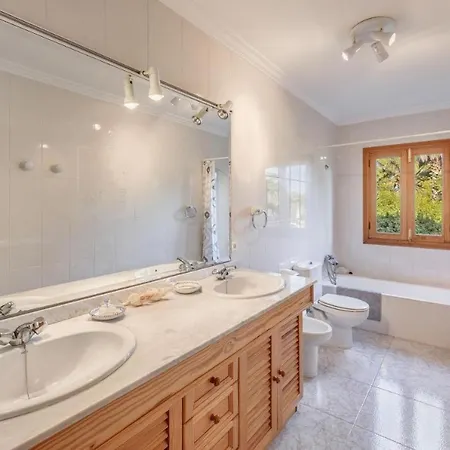 Ginebro Puerto Pollenca Вілла Порт-де-Польєнса