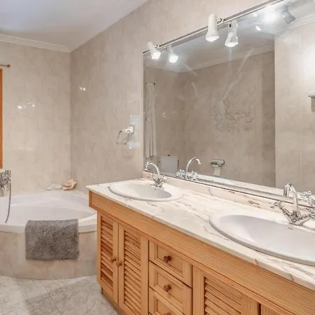 Ginebro Puerto Pollenca Вілла